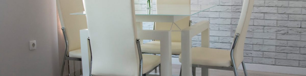 Box Table sa pozadinom